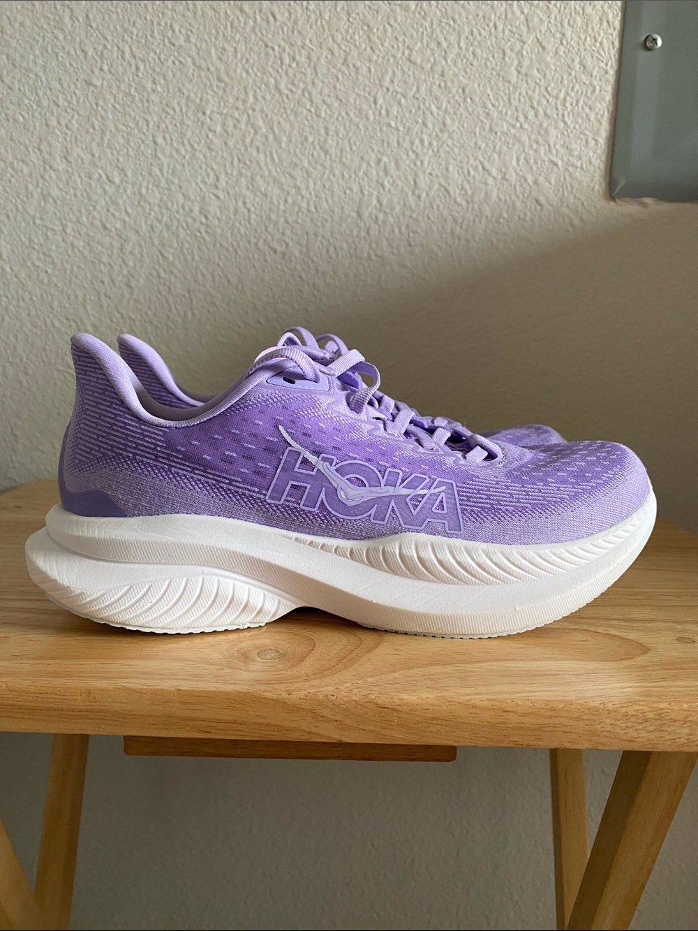 Hoka Women’s Mach 6 Athletic Shoes (Lavender)